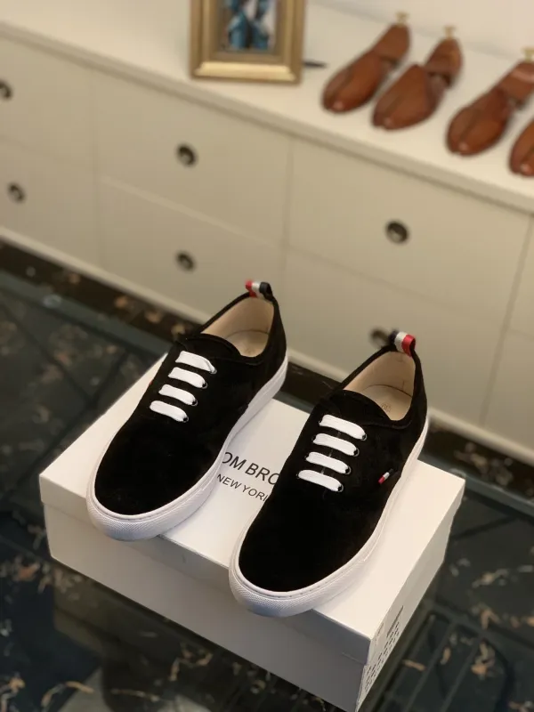 トム・ブラウン 靴コピー定番人気2021新品 Thom Browne メンズ カジュアルシューズ