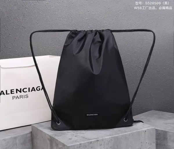 バレンシアガバッグコピー 2021新品注目度NO.1 BALENCIAGA メンズ バックパック