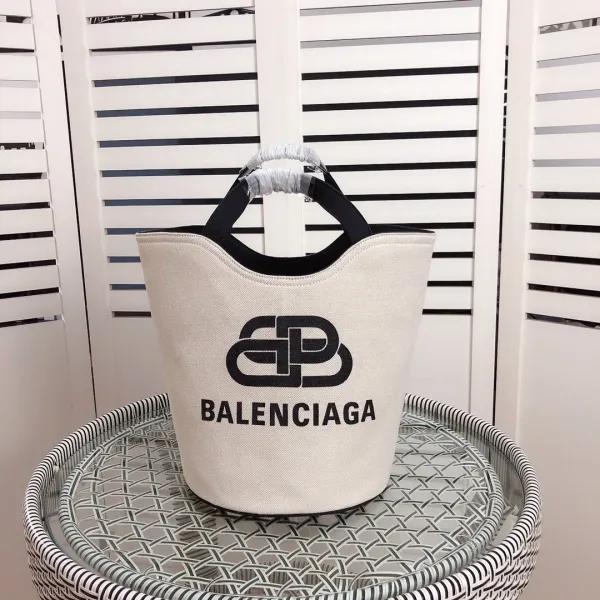 バレンシアガバッグコピー 定番人気2021新品 BALENCIAGA レディース バケツバッグ